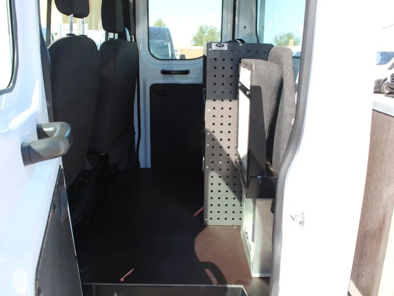 Billede 6 - Ford Transit 350 L4 Chassis 2,0 TDCi 170 Mandskabsvogn m/lad RWD