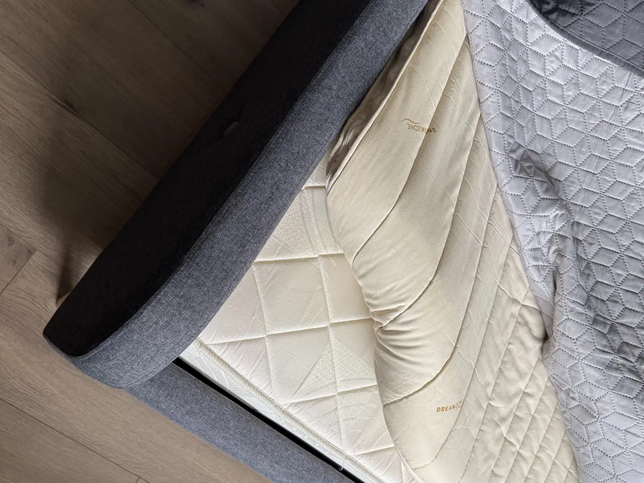 Billede 1 - Dobbelt seng med hoved gære