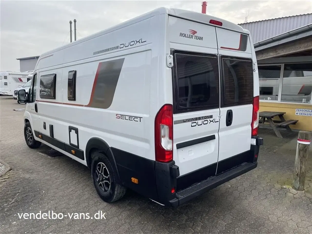 Billede 2 - 2026 - Rollerteam Livingstone DUO Sport XL   CamperVan med stor dobbeltseng der kan hæves elektrisk, så der bliver plads til MC, cykler ect.