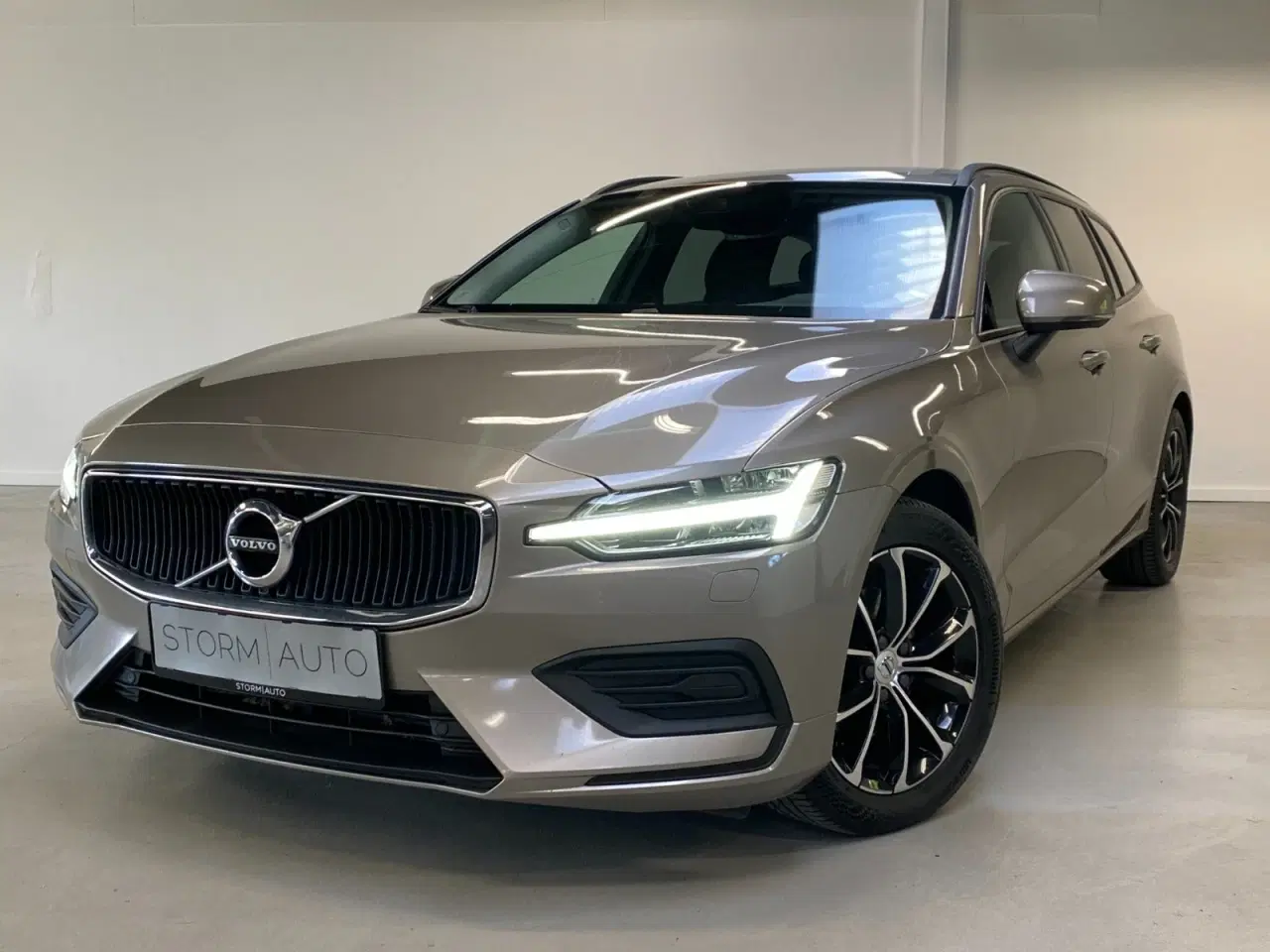 Billede 1 - Volvo V60 2,0 D4 190 Momentum aut.