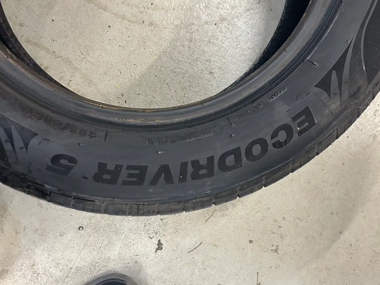 Billede 8 - 4 205 /60/16 sommerdæk købt 2025 kørt 5000 km