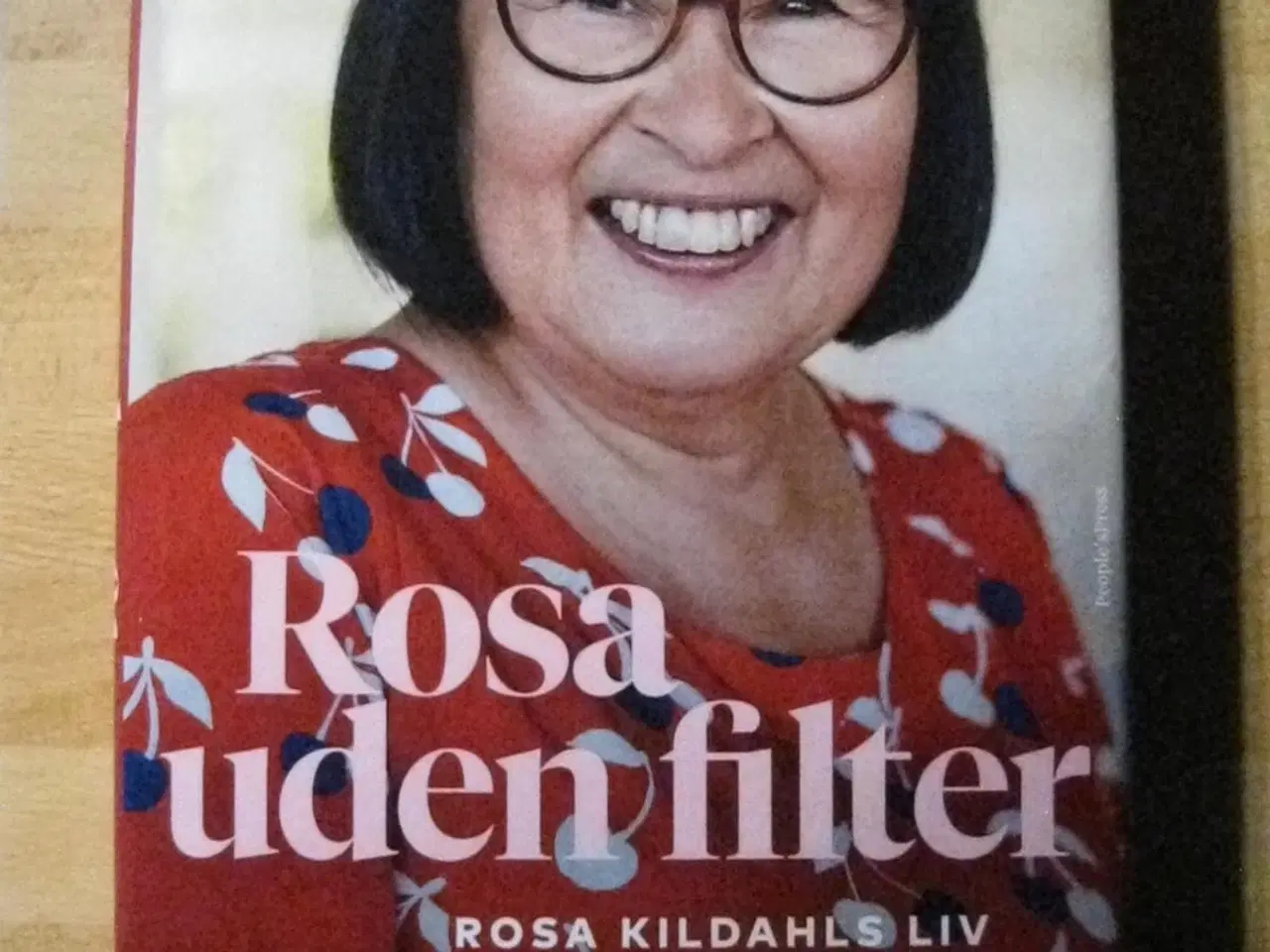 Billede 1 - "Rosa uden filter" - skøn bog ;-)