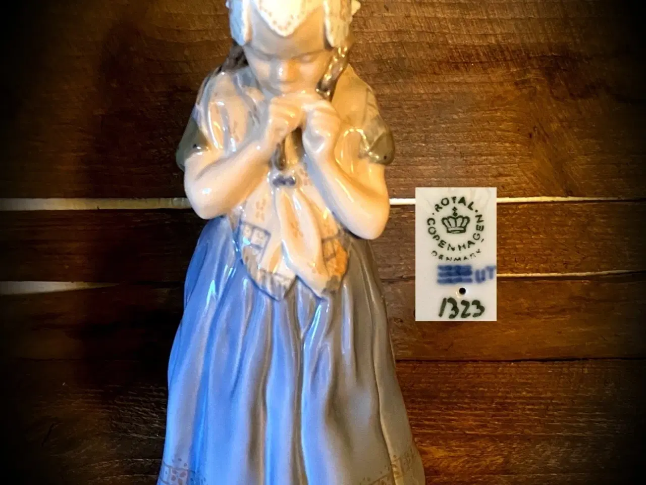 Billede 1 - * Royal Copenhagen; Bornholmerpige (1323)