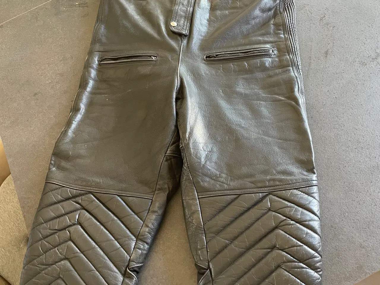 Billede 3 - Læderjakke og overalls