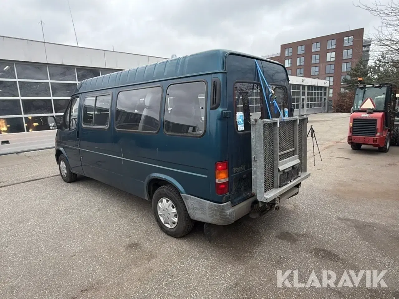 Billede 2 - Minibus Ford Transit 2.5 L med lift