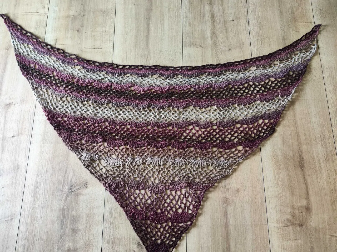 Billede 3 - Sjal, homemade. Dropsdesign.