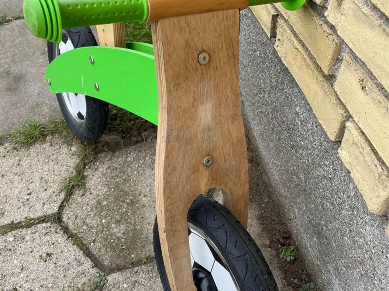 Billede 2 - Løbecykel Grøn i træ fra Pinolino