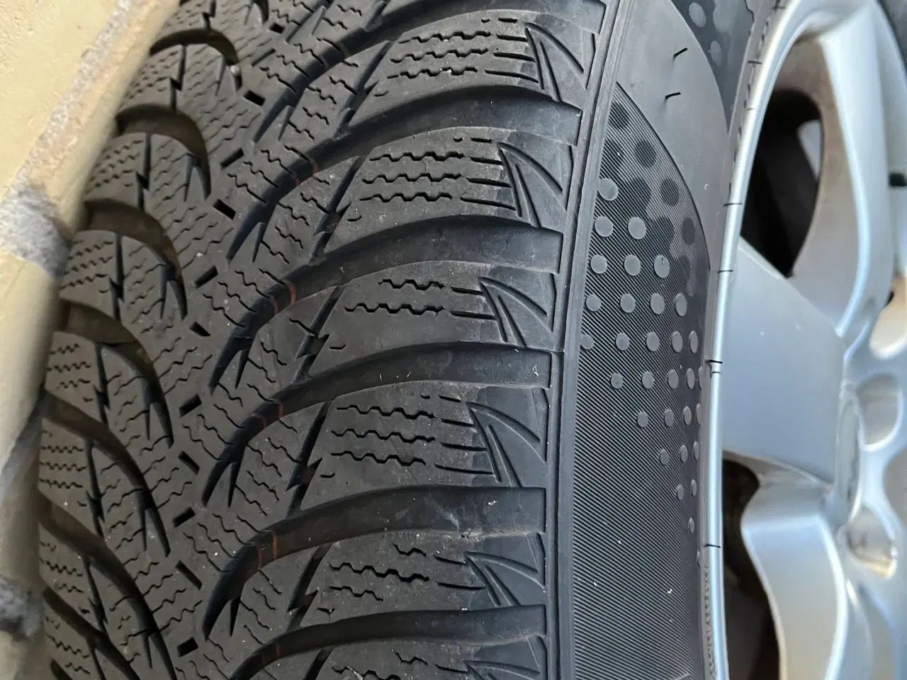 Billede 2 - Kumho vinterdæk 205/60R16 92H