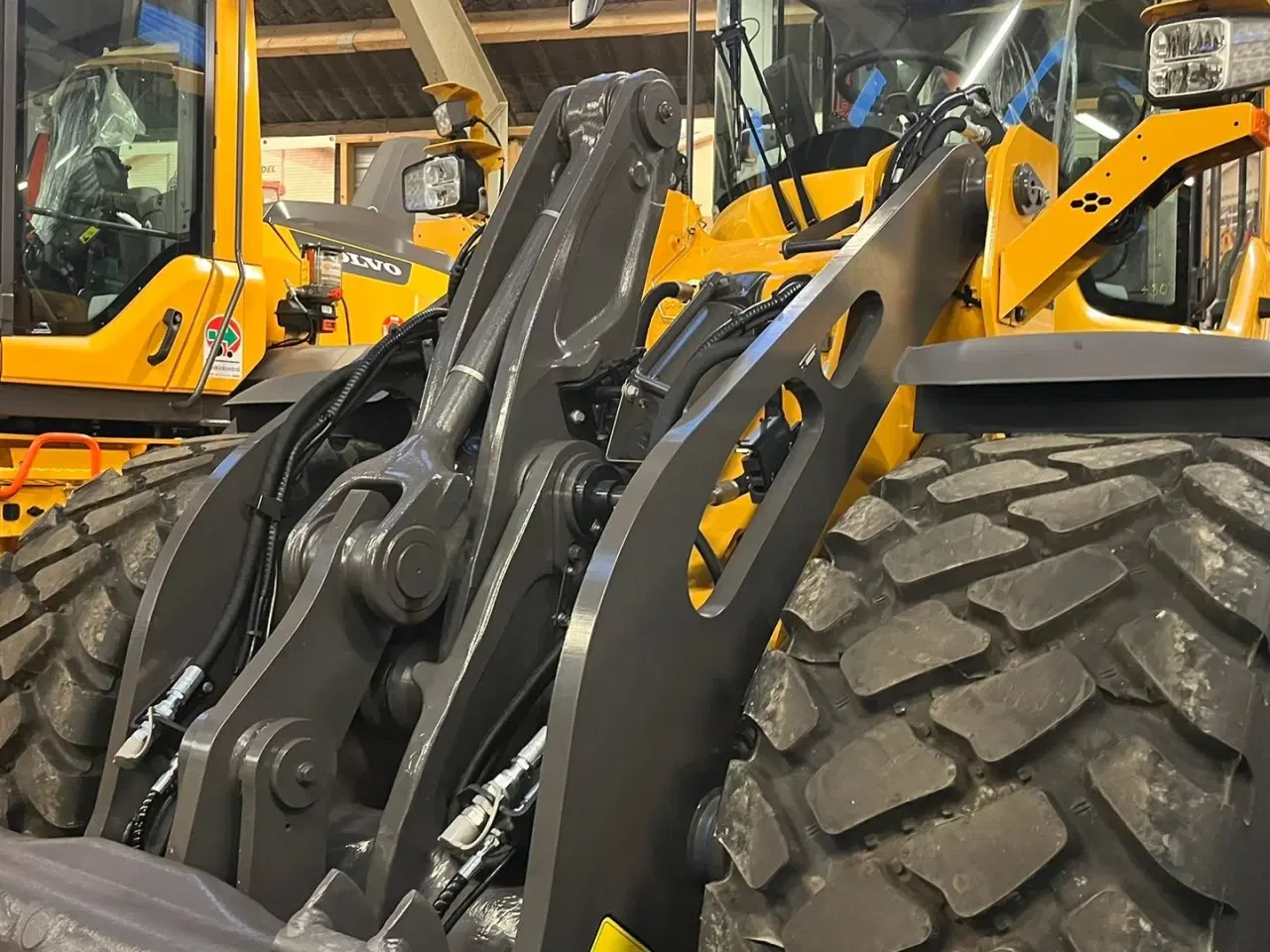 Billede 23 - Volvo L 90H  H2 fabriksny Dansk maskine med masser af udstyr, blan.Co-Pilot & med brede 650/65R25 hjul