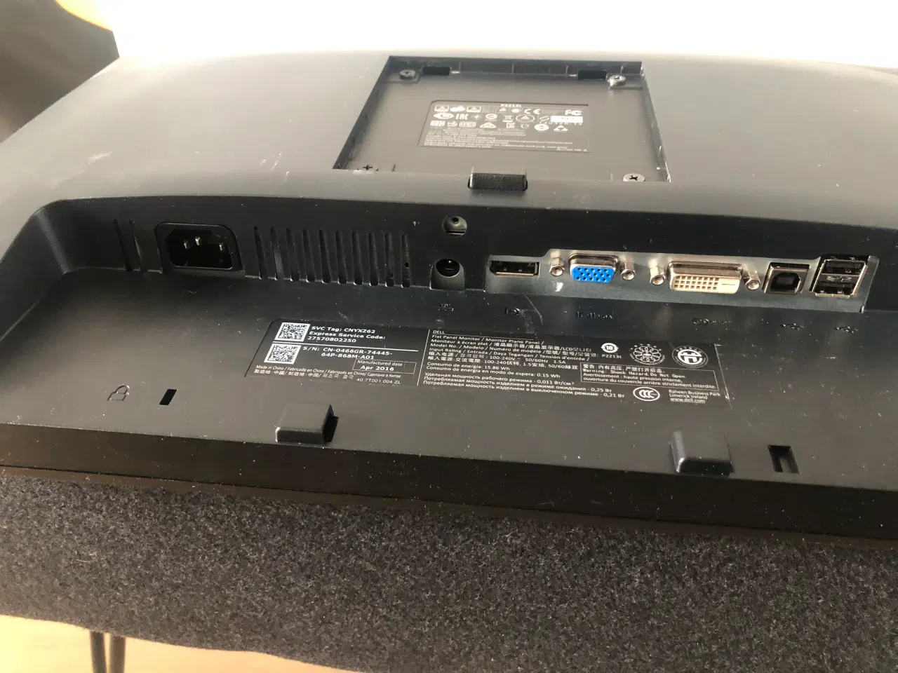 Billede 2 - Dell PC 24" skærm på fod.