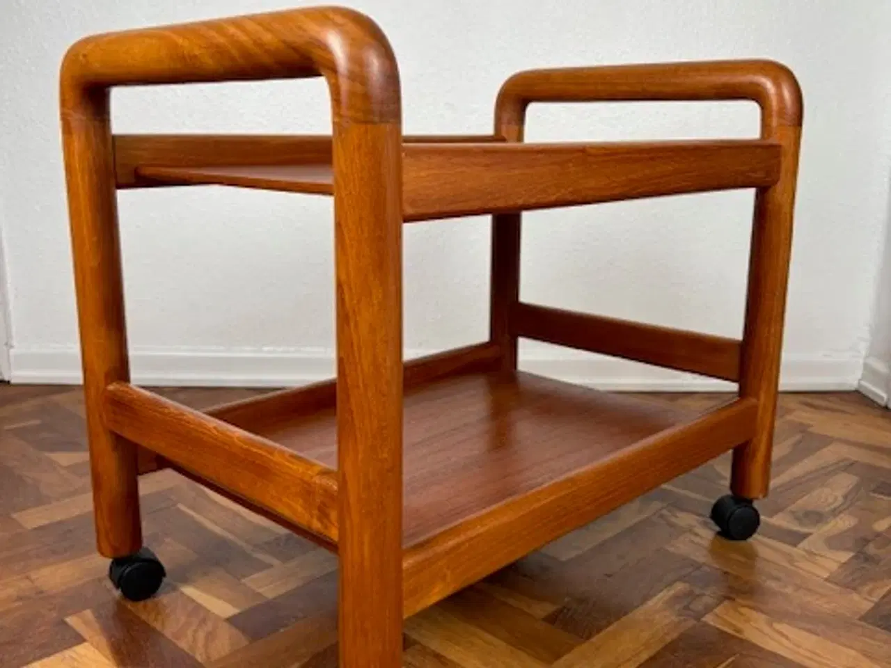 Billede 4 - Serveringsvogn i teaktræk, fra Salling stolefabrik