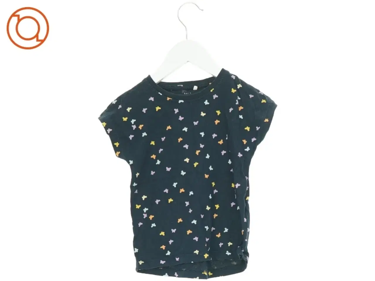 Billede 1 - T-Shirt fra Basic needs (str. 104 cm)