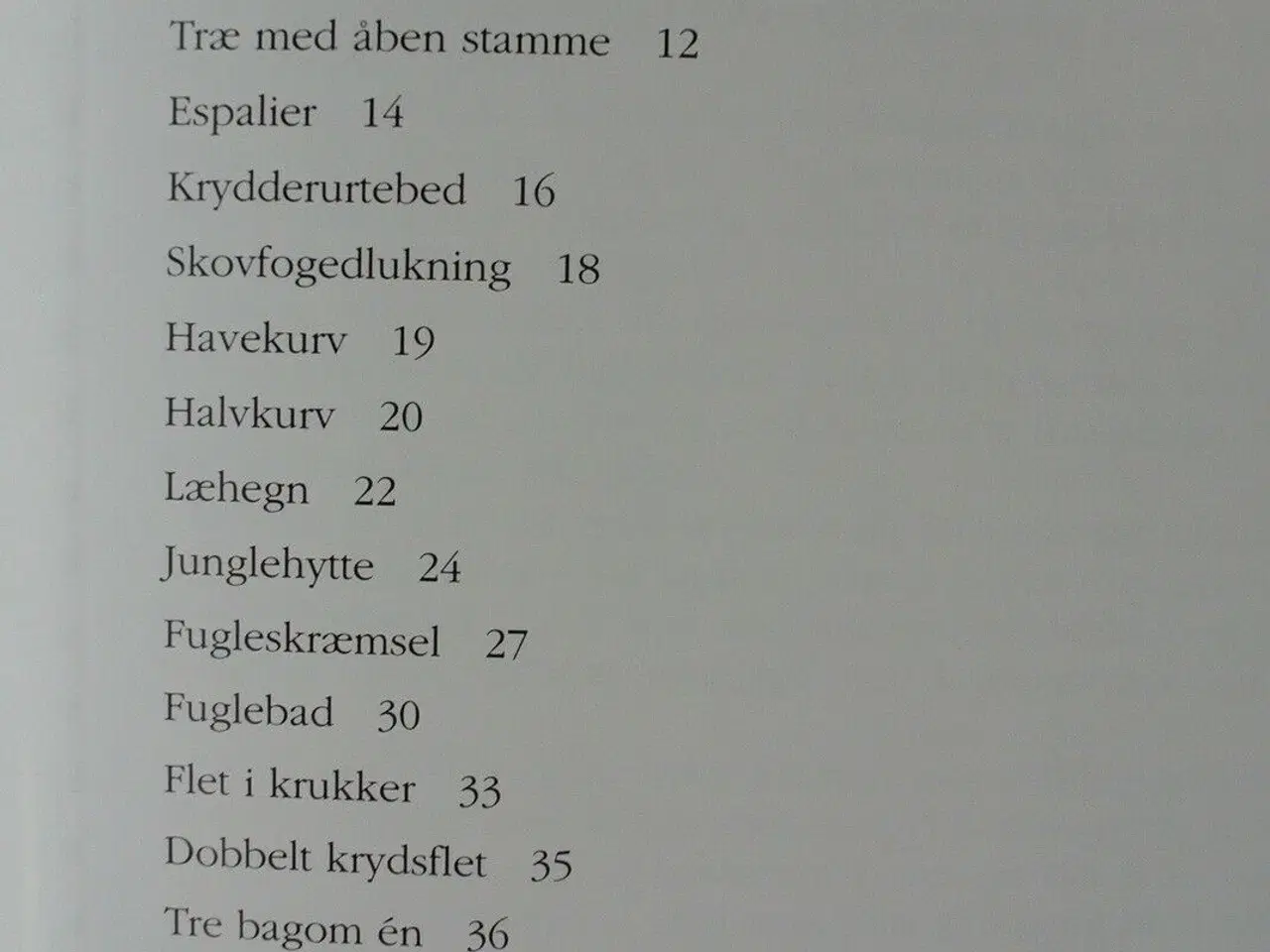 Billede 2 - pileflet i haven, af gie simonsen. ill. af birde p