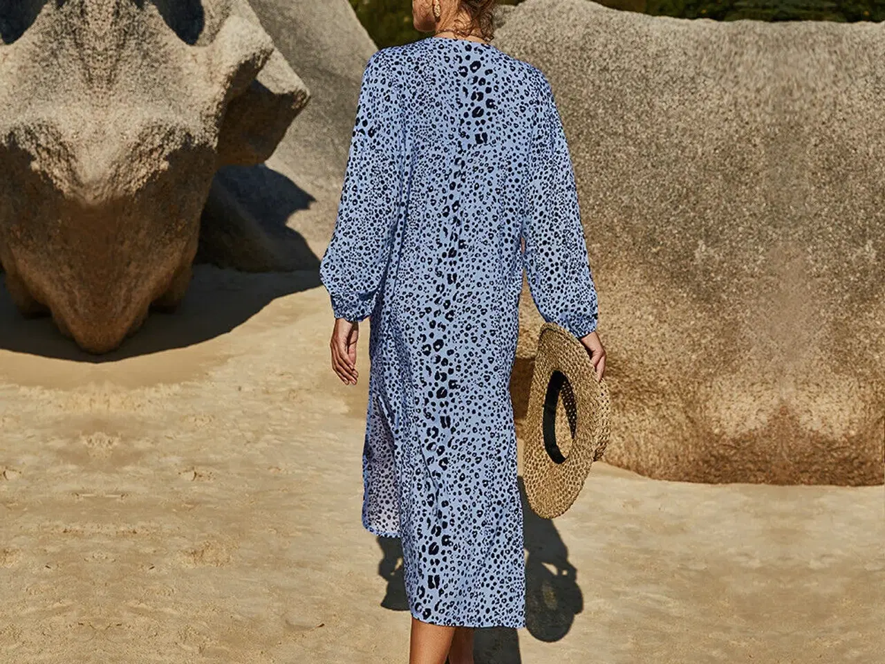 Billede 5 - kjole.ærmer/let og luftig Print: Blå leopard.M/L