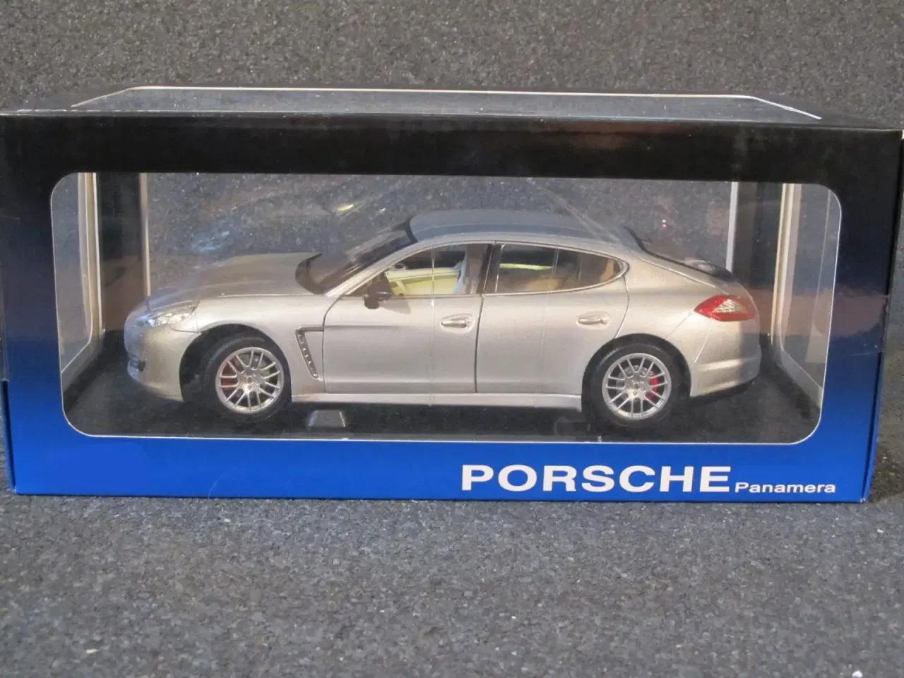 Billede 1 - 2009 Porsche Panamera - 1:18 