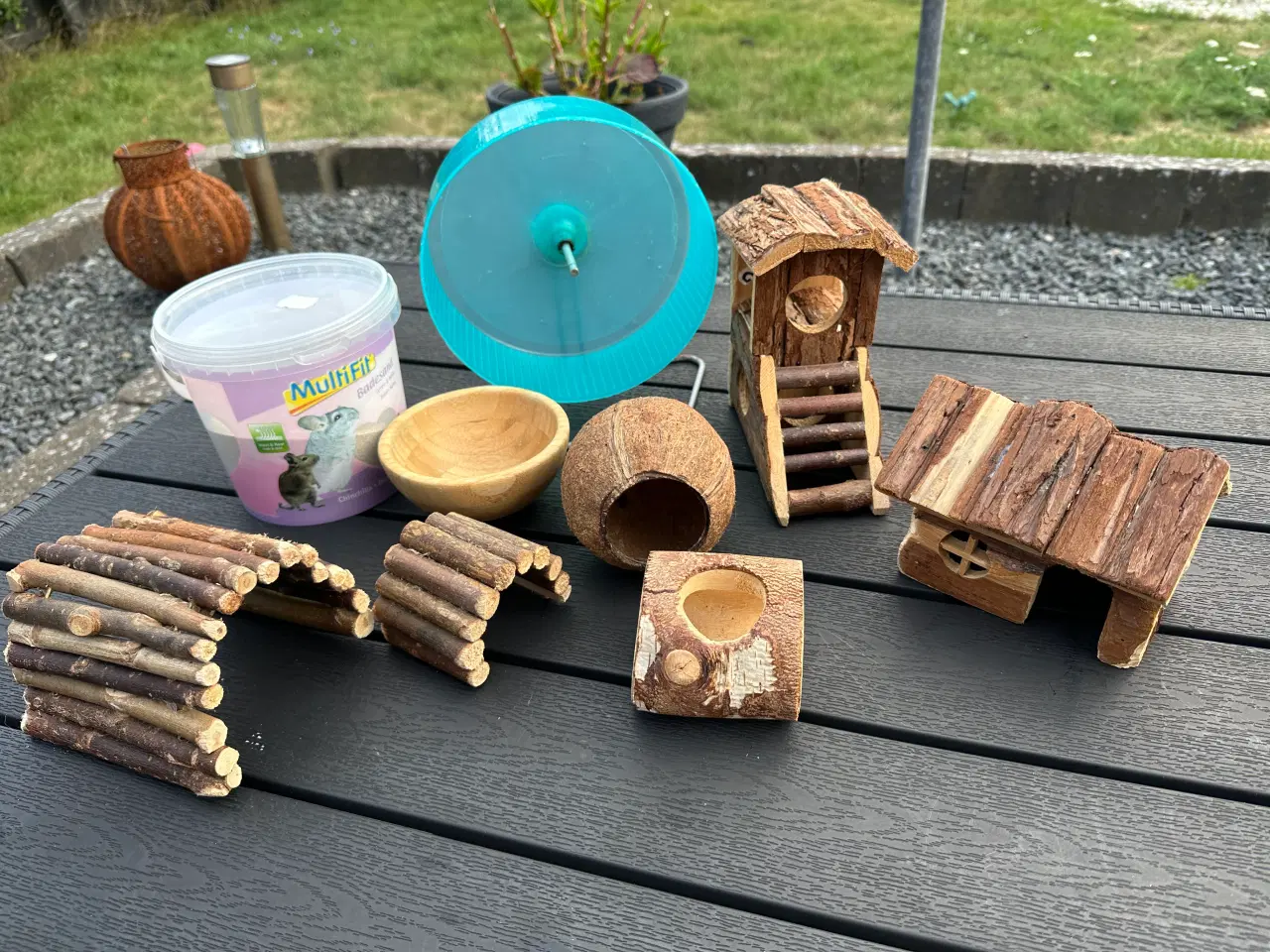 Billede 2 - Dejlig stort hamsterbur med tilbehør.