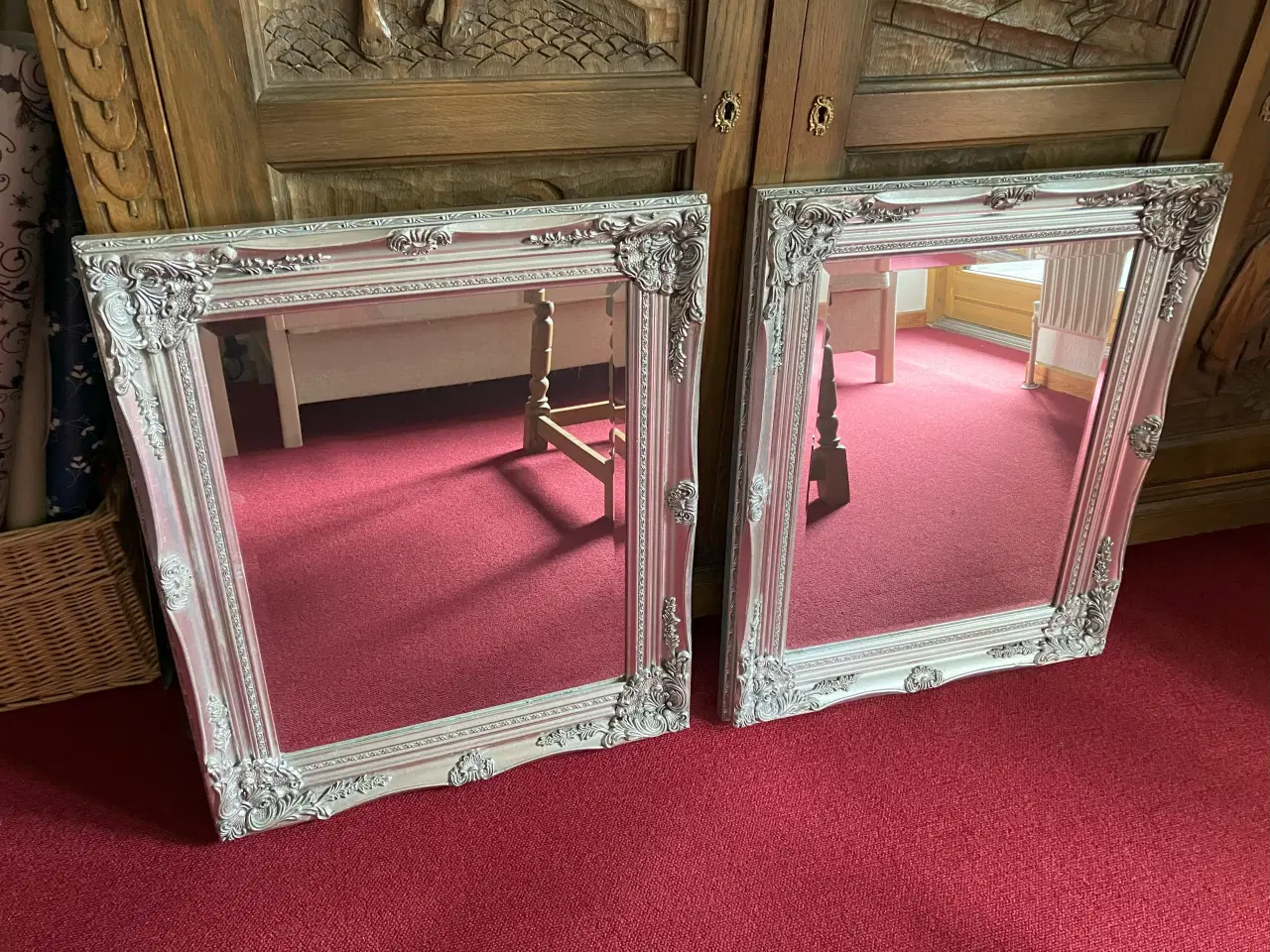 Billede 1 - Fine spejle i sølvfarvet ramme