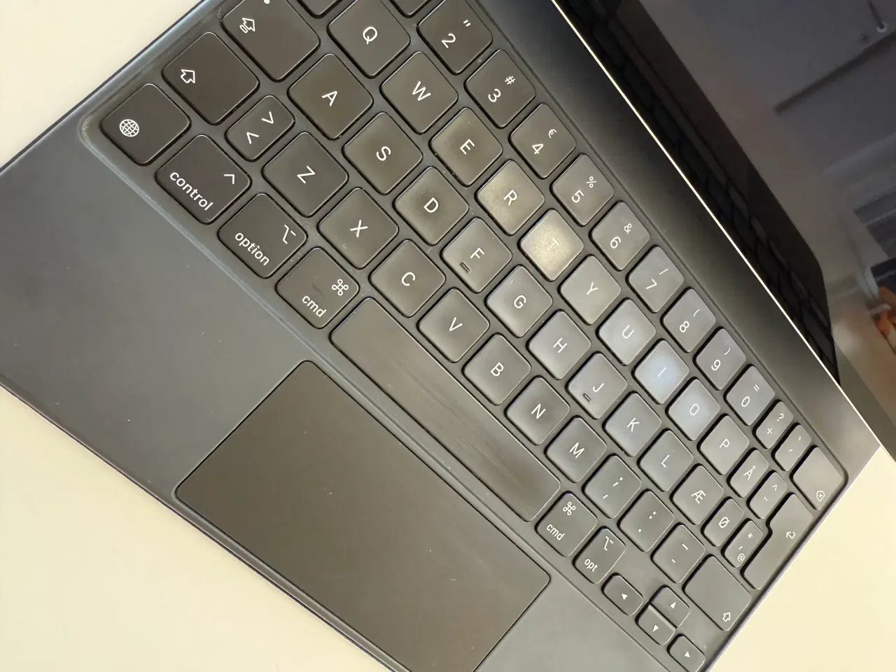 Billede 4 - iPad pro 2020 2. gen. 128 gå med magic keyboard