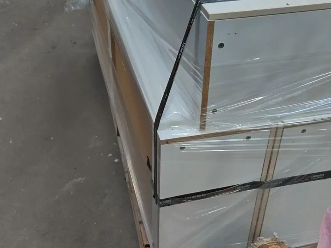 Billede 1 - 3 stk. Brugte højskabe med låge