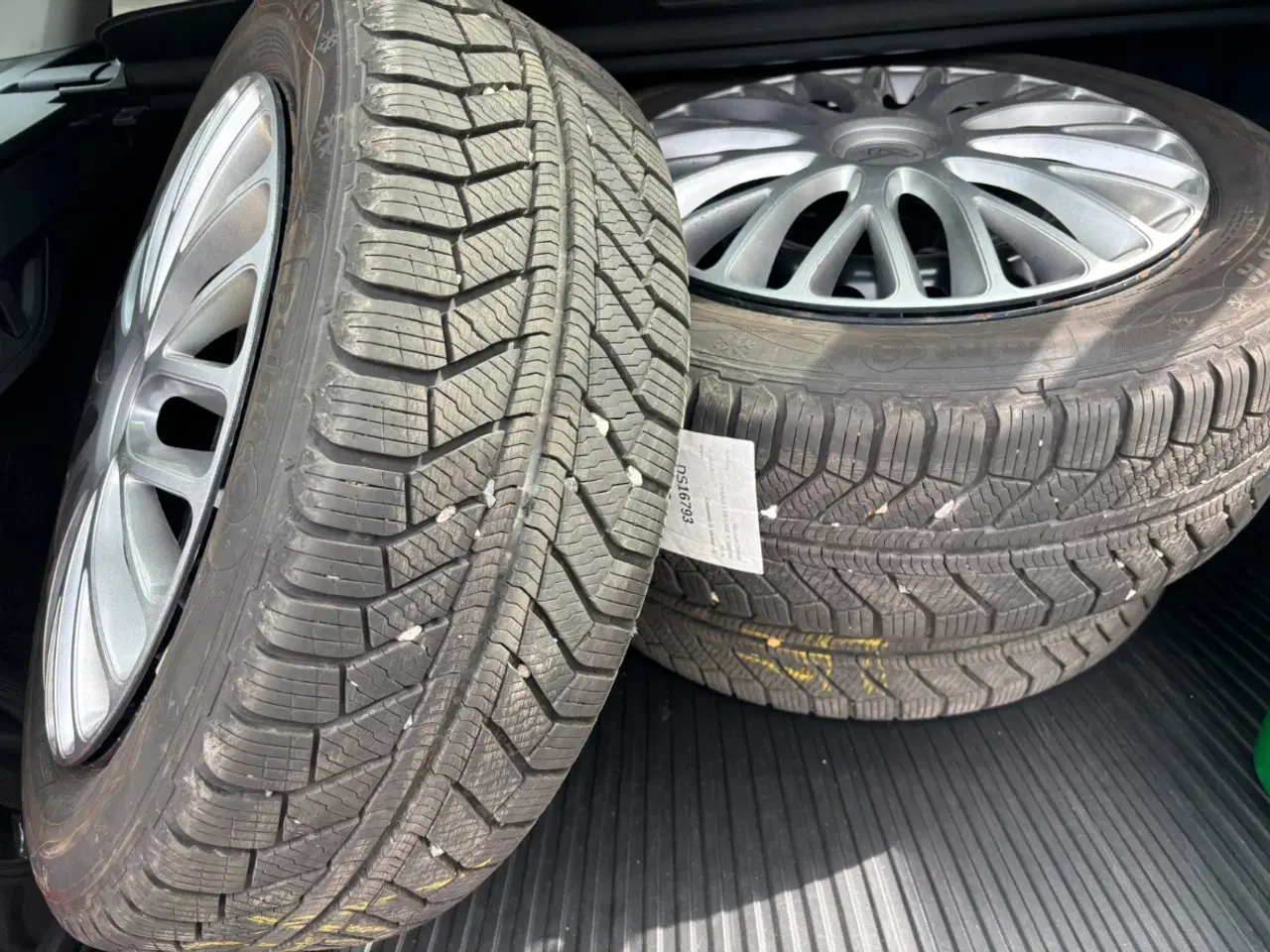 Billede 2 - 205/55/R16 Vinterdak med TPMS(Bosch) ventil