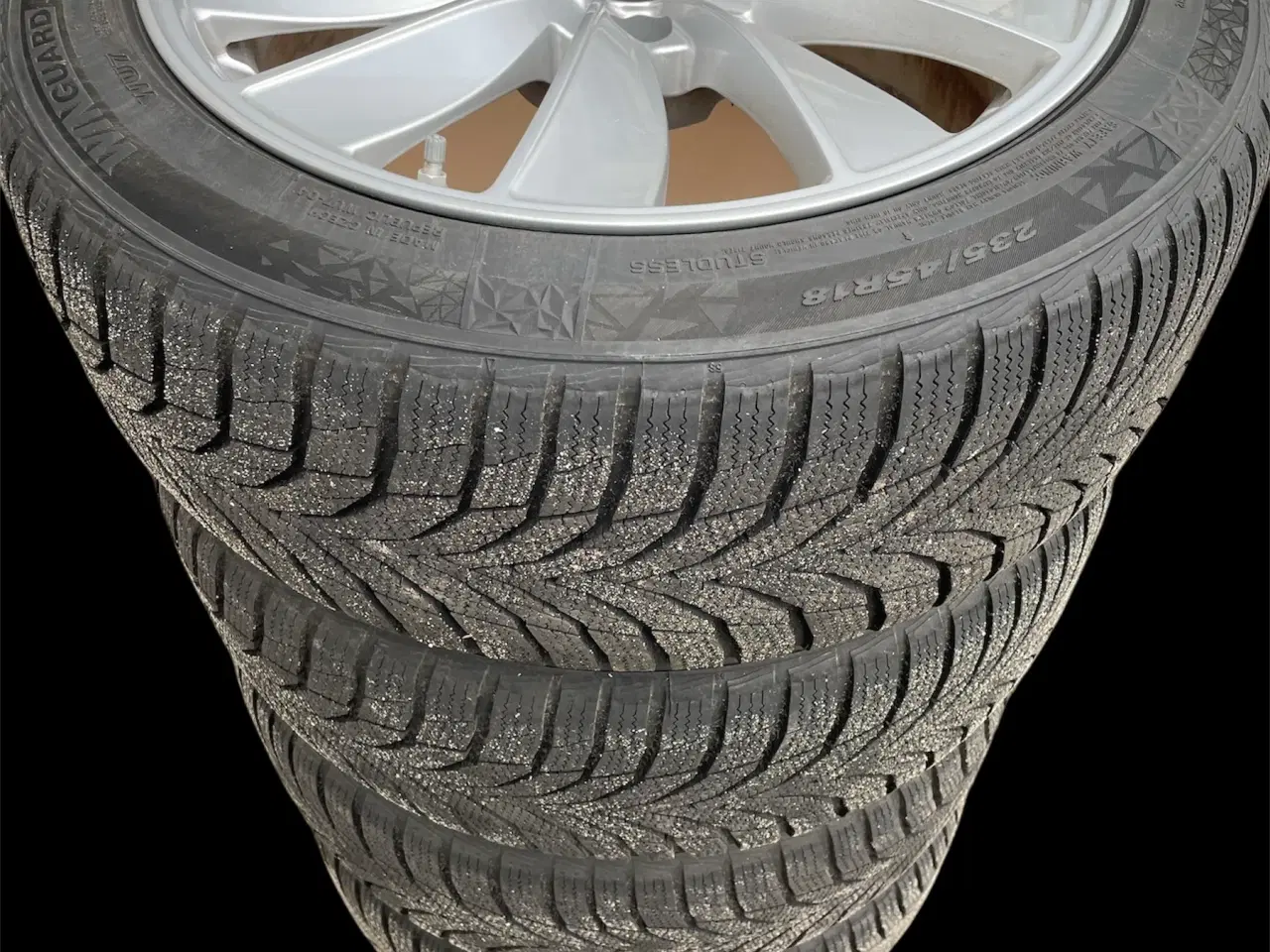 Billede 1 - 19 Tesla Model 3 235/45r18 Ref.P19 vinter