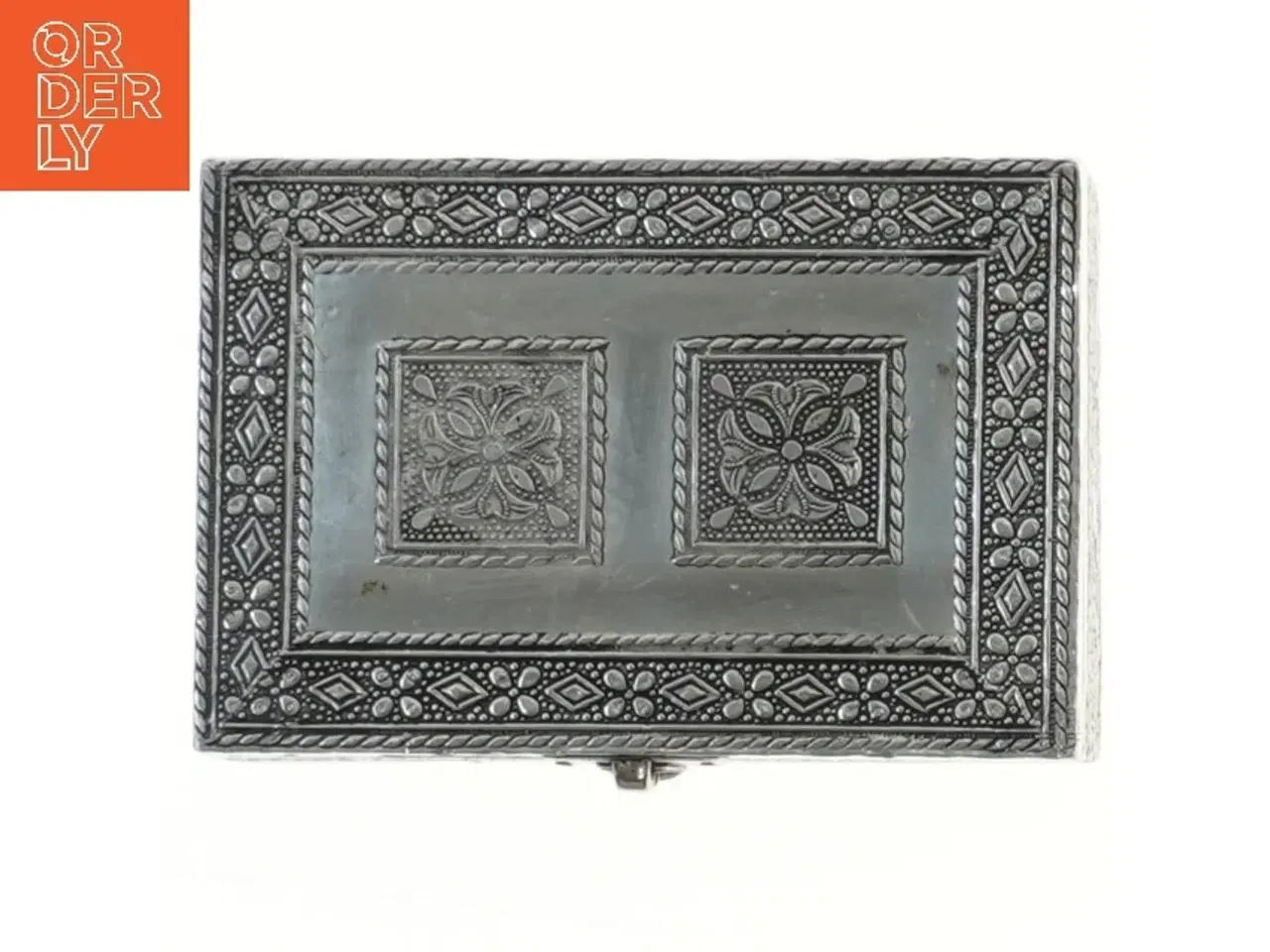 Billede 2 - Hammer slået indsisk  metalkasse (str. 15x10x7 cm)