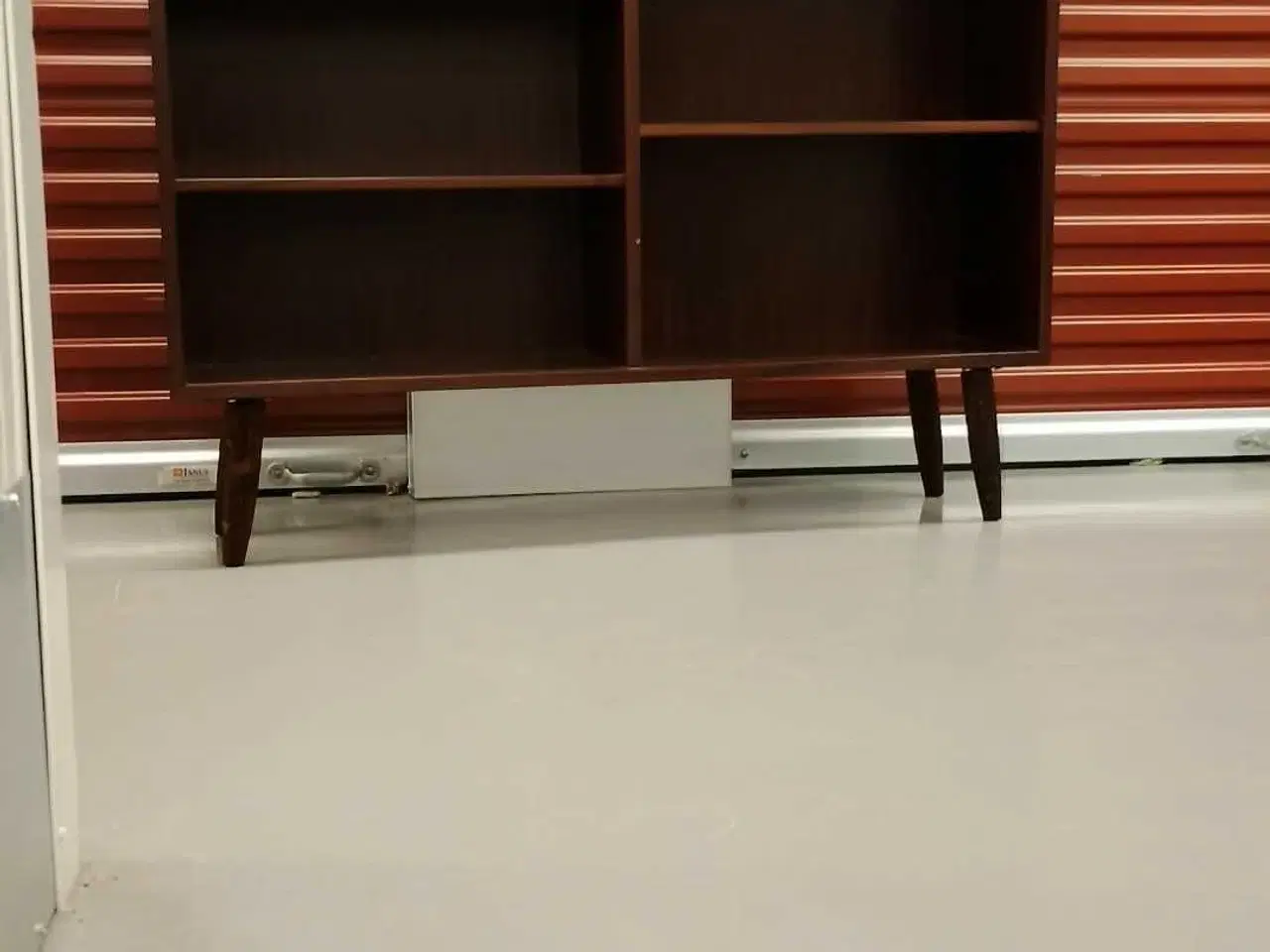 Billede 1 - Super flot retro reol I palisander sælges