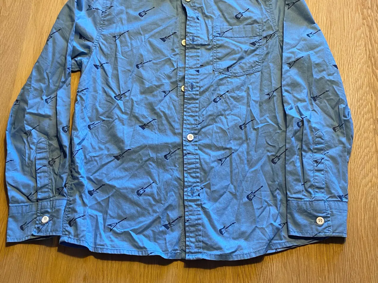 Billede 10 - Tommy Hilfiger skjorte, Nameit mm.