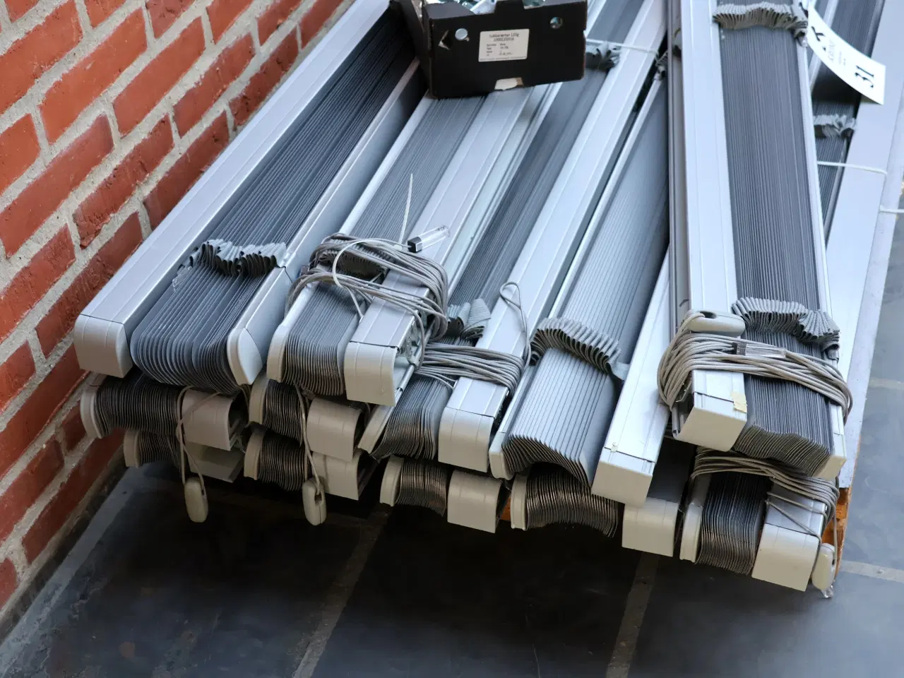 Billede 2 - 12 Stk Store aluminiums persienner