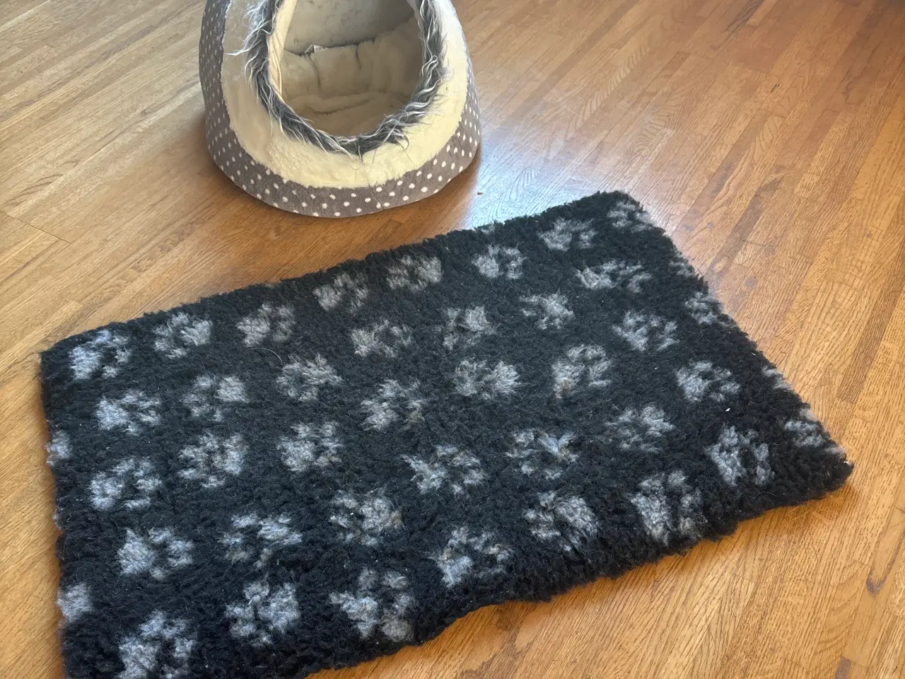 Billede 1 - Hyggehule + tæppe til kat