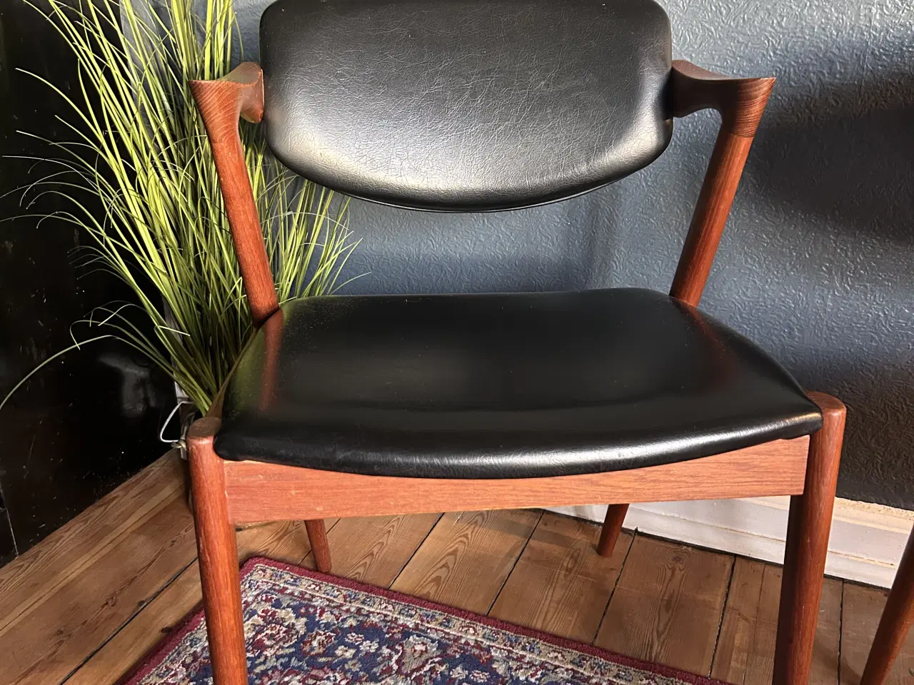 Billede 4 - 2 stk. Kai Kristiansen model 42 (Z-stol) armstole