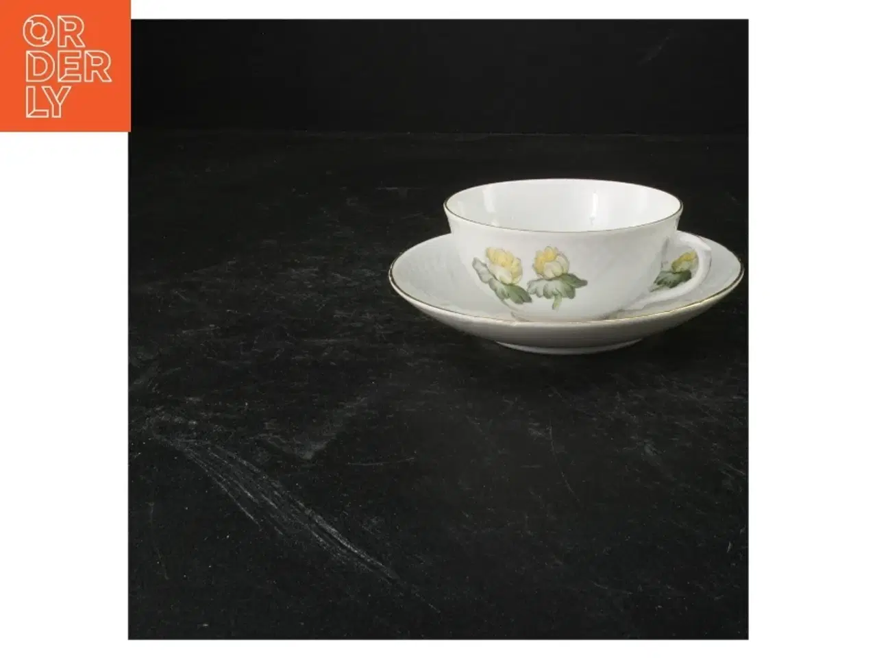 Billede 2 - Porcelænskop og underkop med blomstermotiv fra B&G (str. 15 x 5 cm)