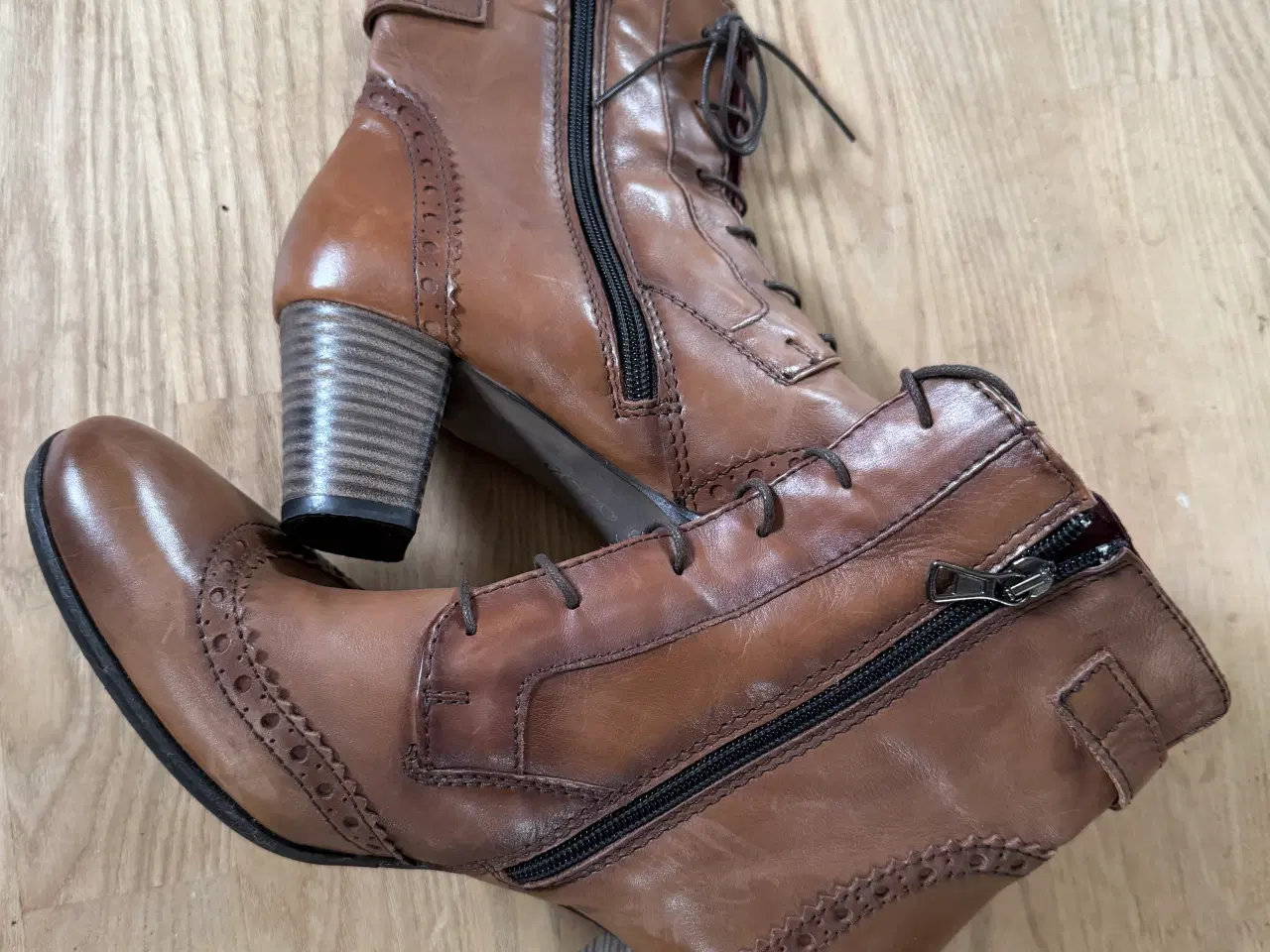 Billede 3 - ECCO STØVLETTER. LIDT SJOVE