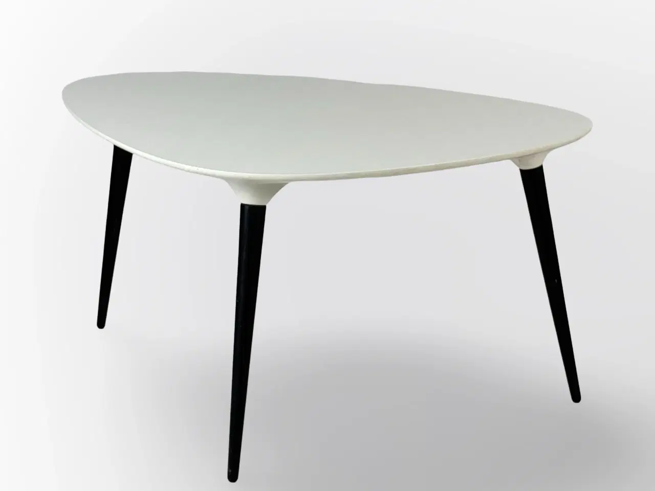 Billede 4 - Fredericia Furniture Icicle Sofabord – Hvid/Sort Stel