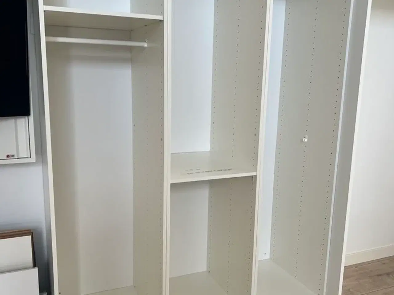 Billede 1 - 3 stk. Samlet højskabe fra udstilling