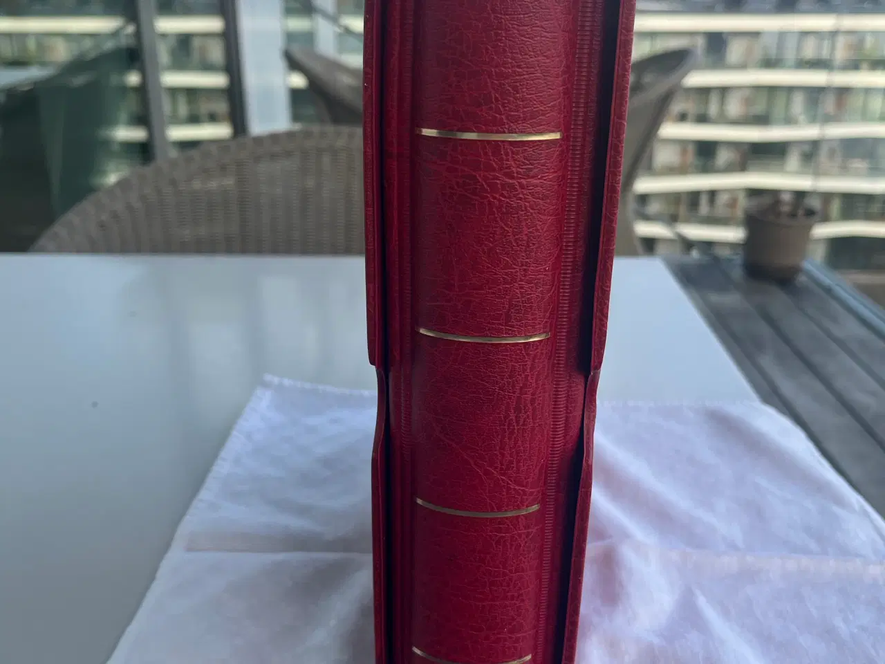 Billede 1 - Samlemappe med færøske førstedagskuverter.