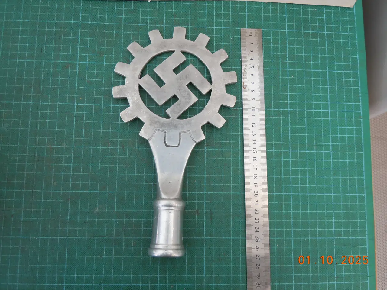 Billede 1 - Fanespids Deutsche Arbeits Front.