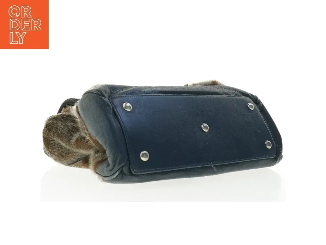 Billede 4 - Håndtaske i pels og læder fra Great Greenland By Isaksen Design (str. 37 x 22 x 13 cm)