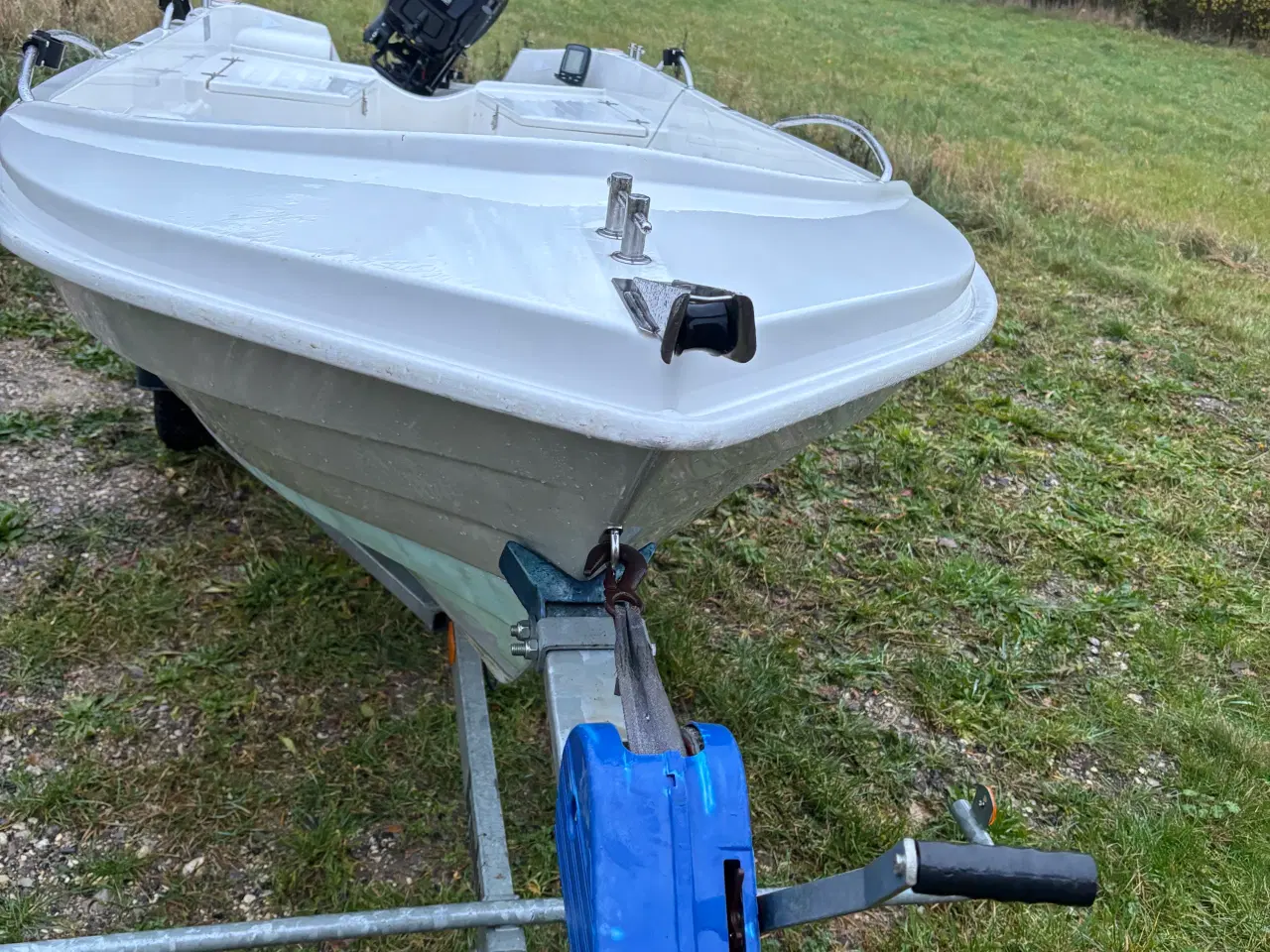 Billede 2 - Jolle med Tohatsu motor 15 hk 4 takter og trailer