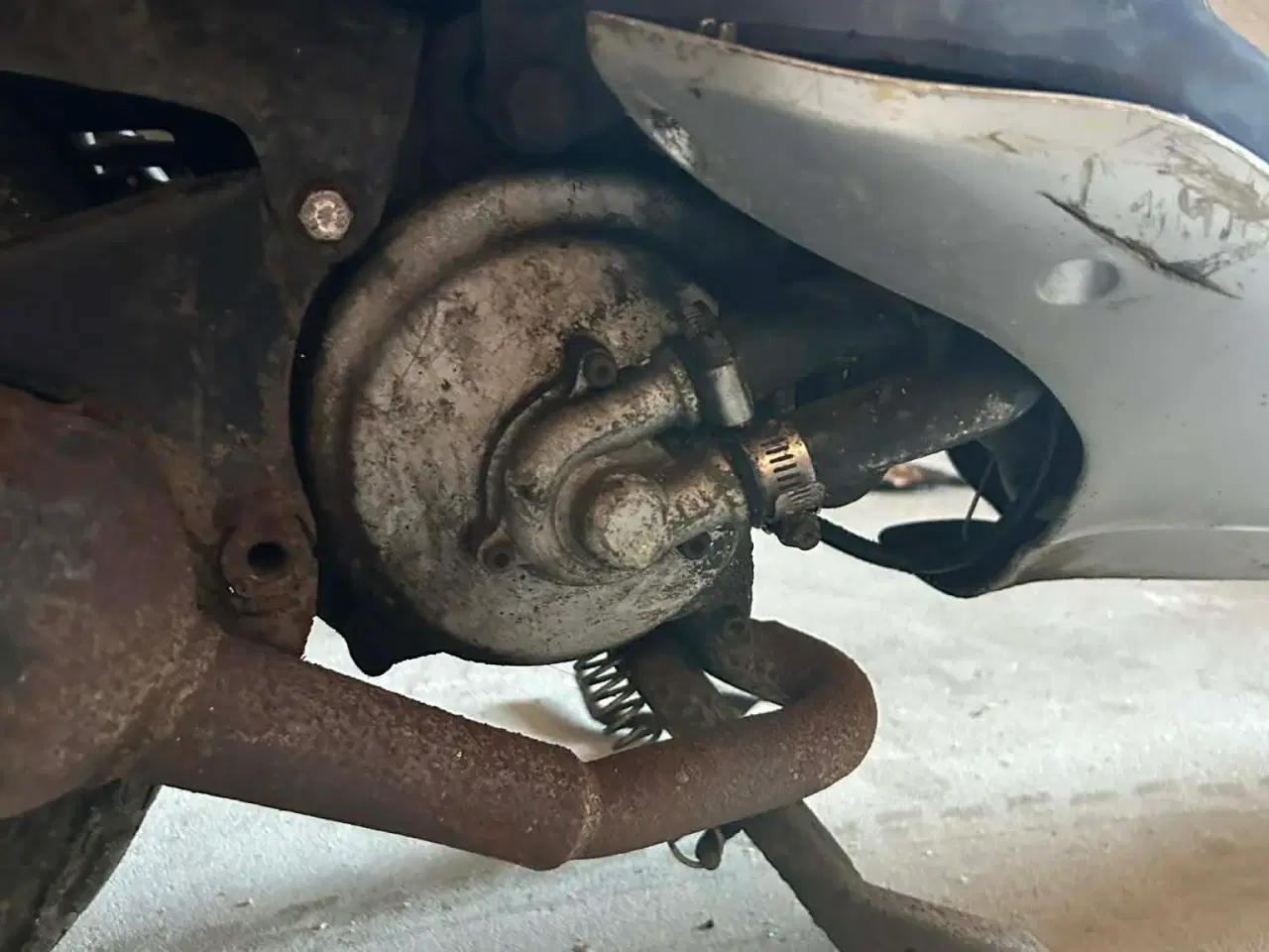 Billede 2 - Aprilla rally lc i dele 