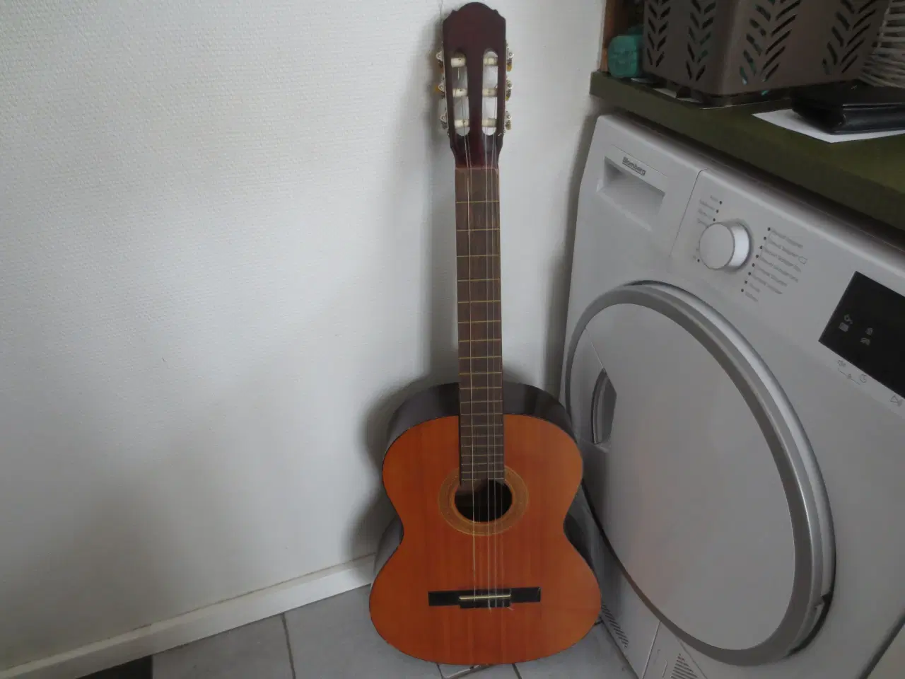 Billede 1 - 1 stk INUI Guitar Model 1 C