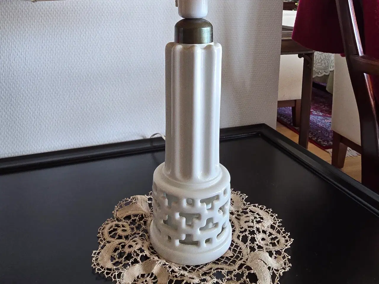 Billede 1 - Flot hvid Dahl Jensen porcelænslampe med skærm