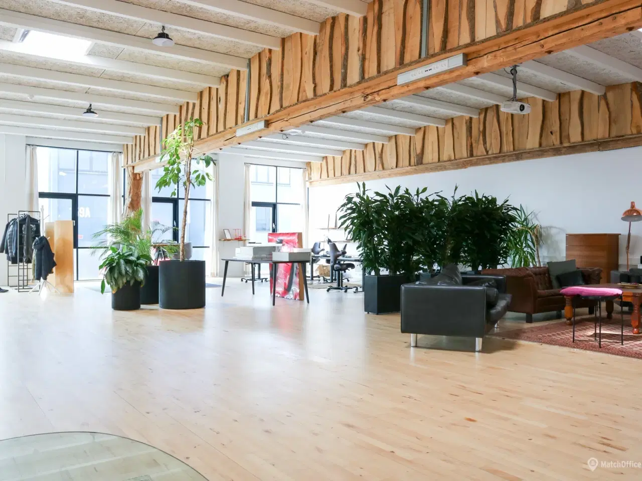 Billede 3 - Højloftet kontor med showroom, lounge eller let lager