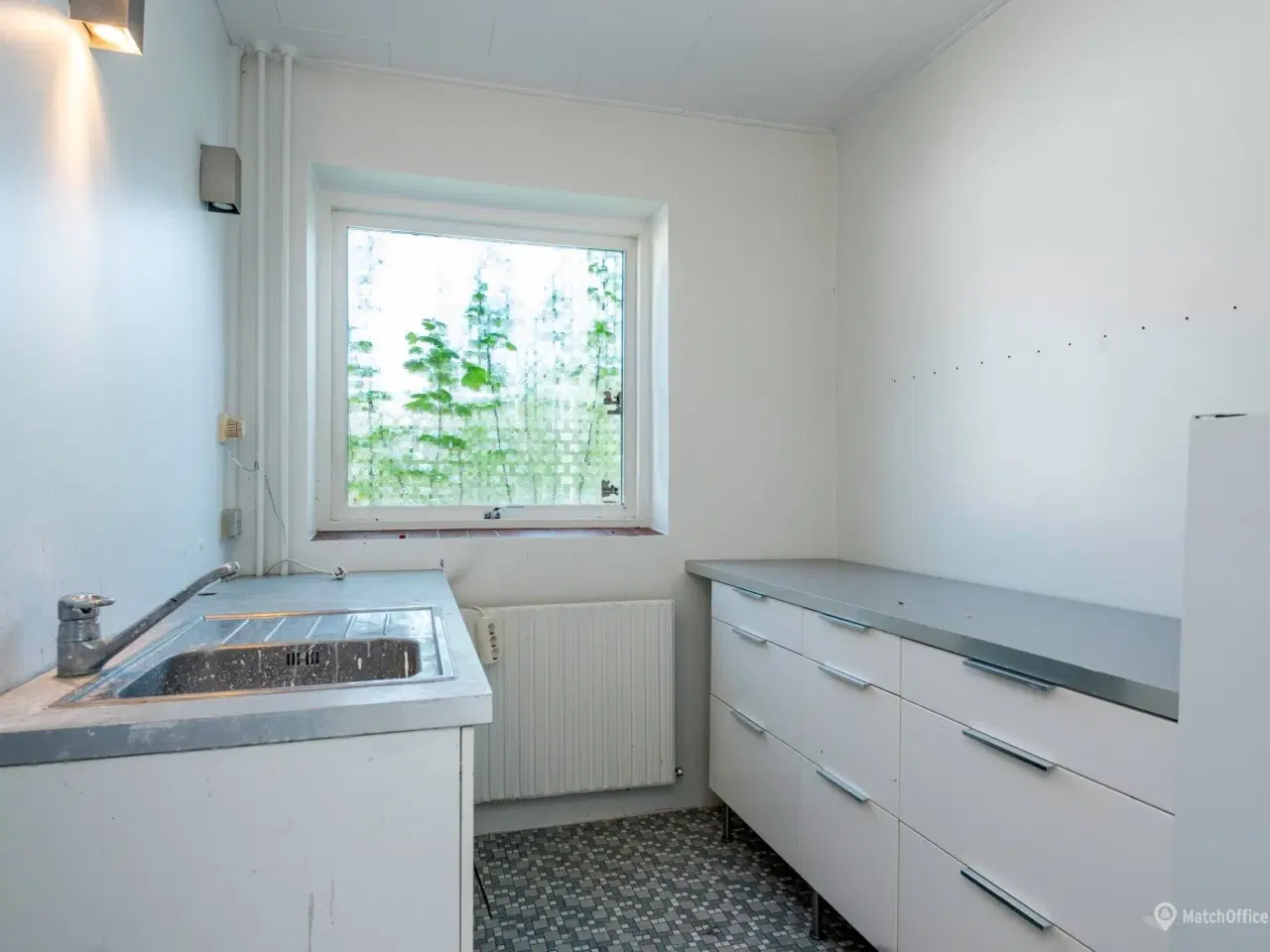 Billede 7 - Centralt placeret lager- / værkstedslejemål med tilhørende kontordel