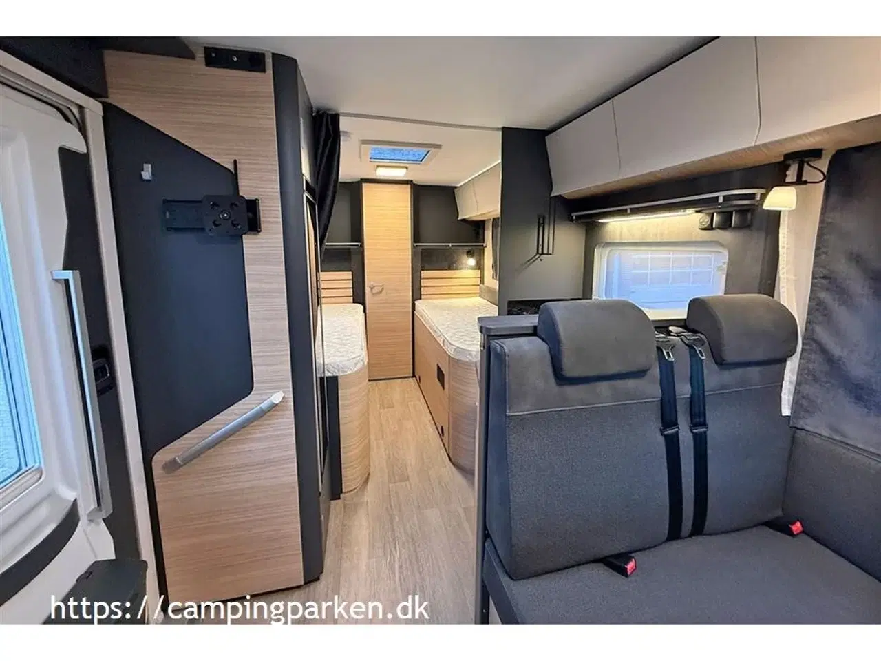Billede 7 - 2024 - Hobby Optima De Luxe T70 GE aut.   Næsten ny Hobby autocamper med enkeltsenge