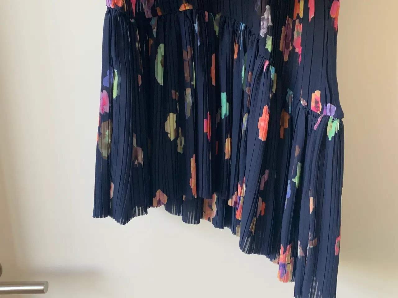 Billede 3 - Stine Goya plisseret bluse