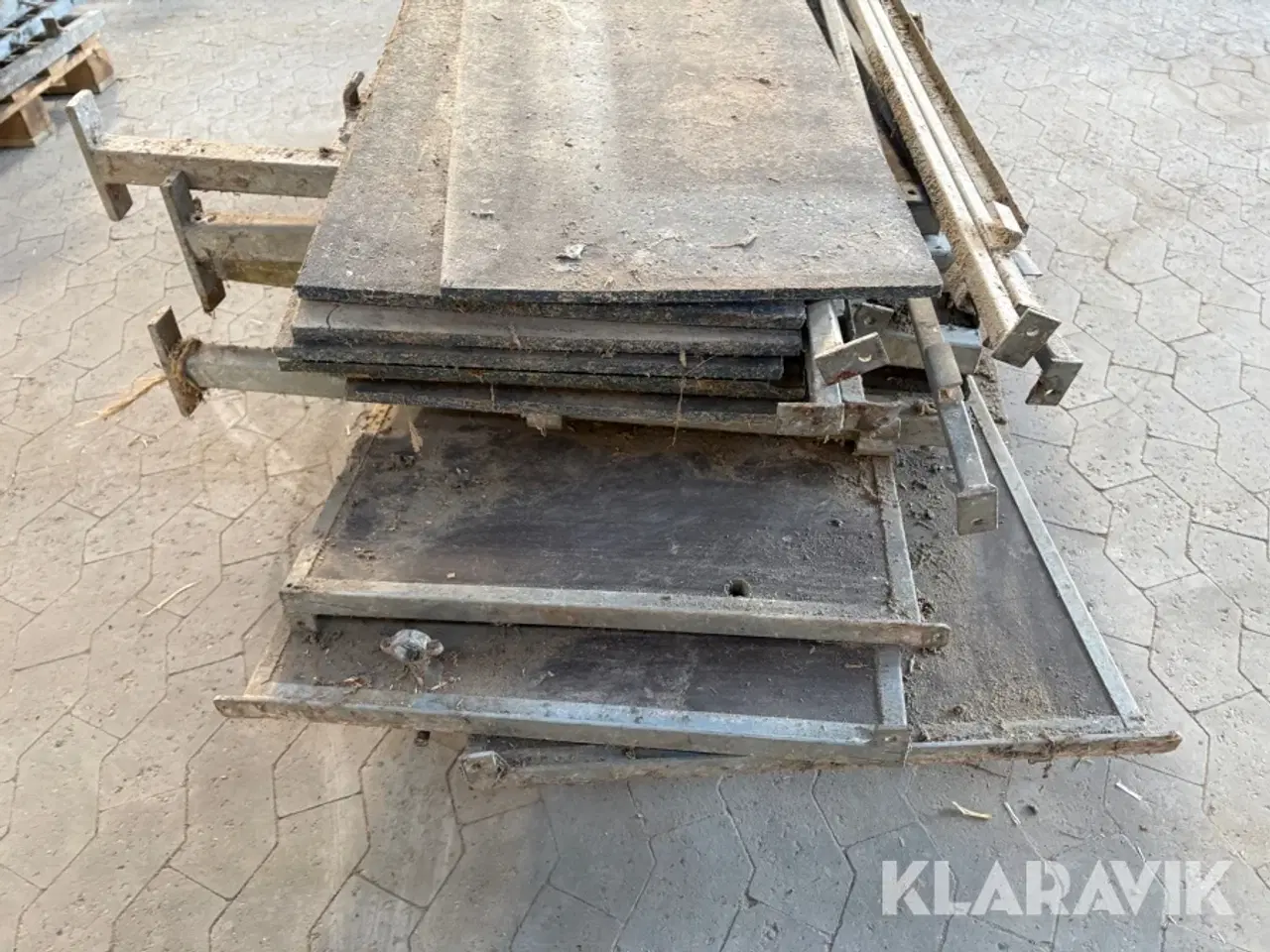 Billede 12 - Fodertrug og Inventar til svin