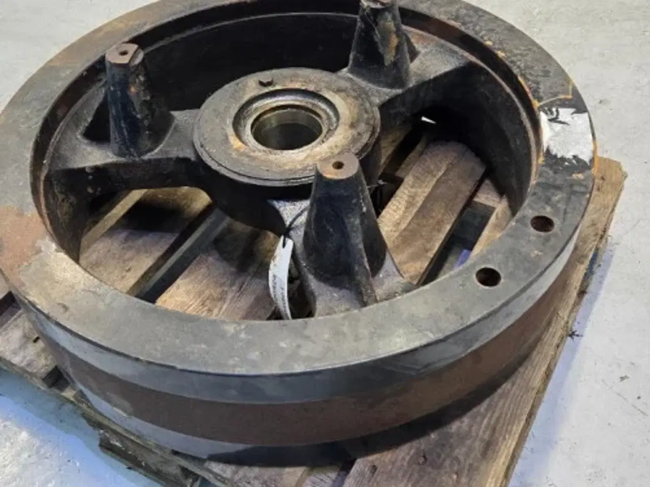 Billede 5 - New Holland BB9060S Svinghjul 87721200
