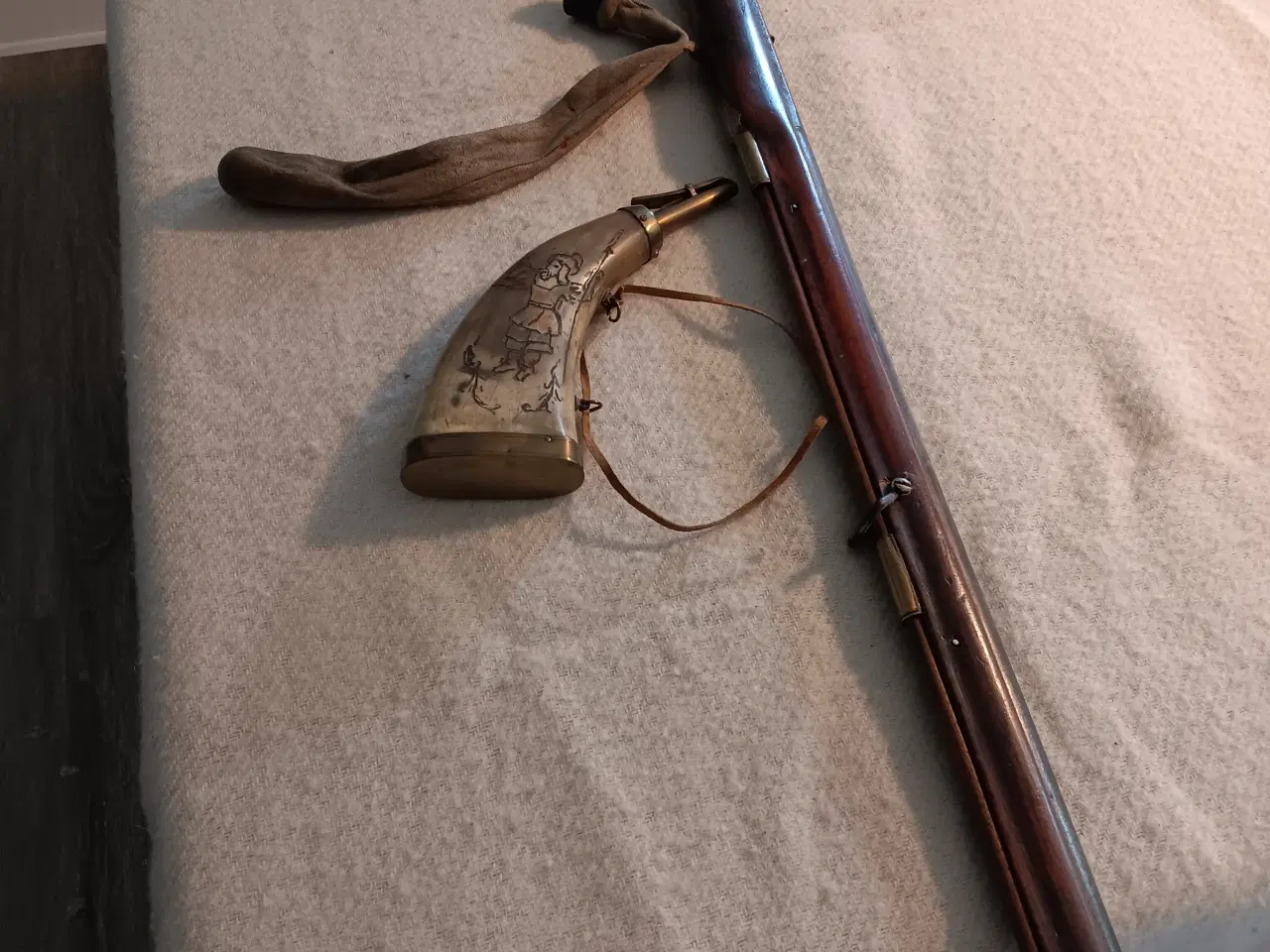 Billede 2 - Forlader med krudthorn og ladepose