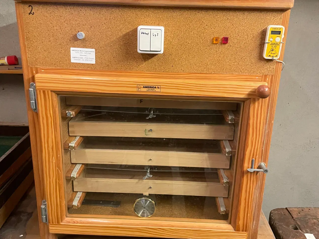 Billede 2 - Fuld automatisk rugemaskine